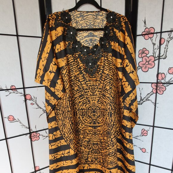 African Light Orange and Black Patterned Kaftan Bubu Gown One Size NWOT - Picture 1 of 15